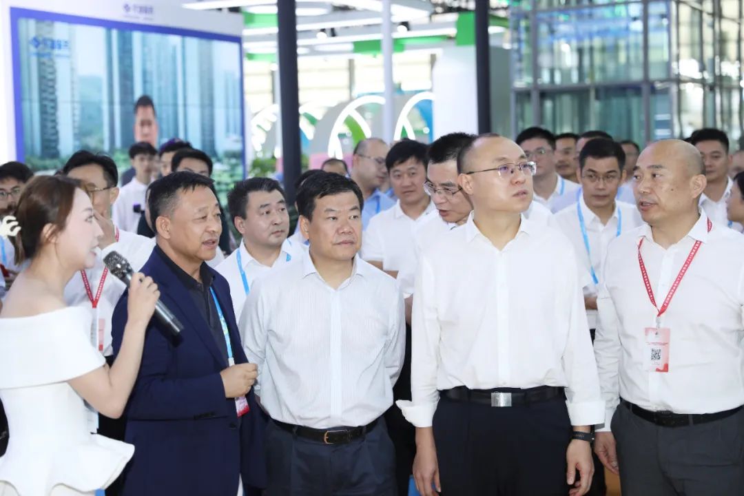 产业引领,数智赋能| mg冰球突破在首届深圳(国际)城市环境景观展上与多家合作方签署战略合作协议 产业引领,数智赋能| mg冰球突破在首届深圳(国际)城市环境景观展上与多家合作方签署战略合作协议