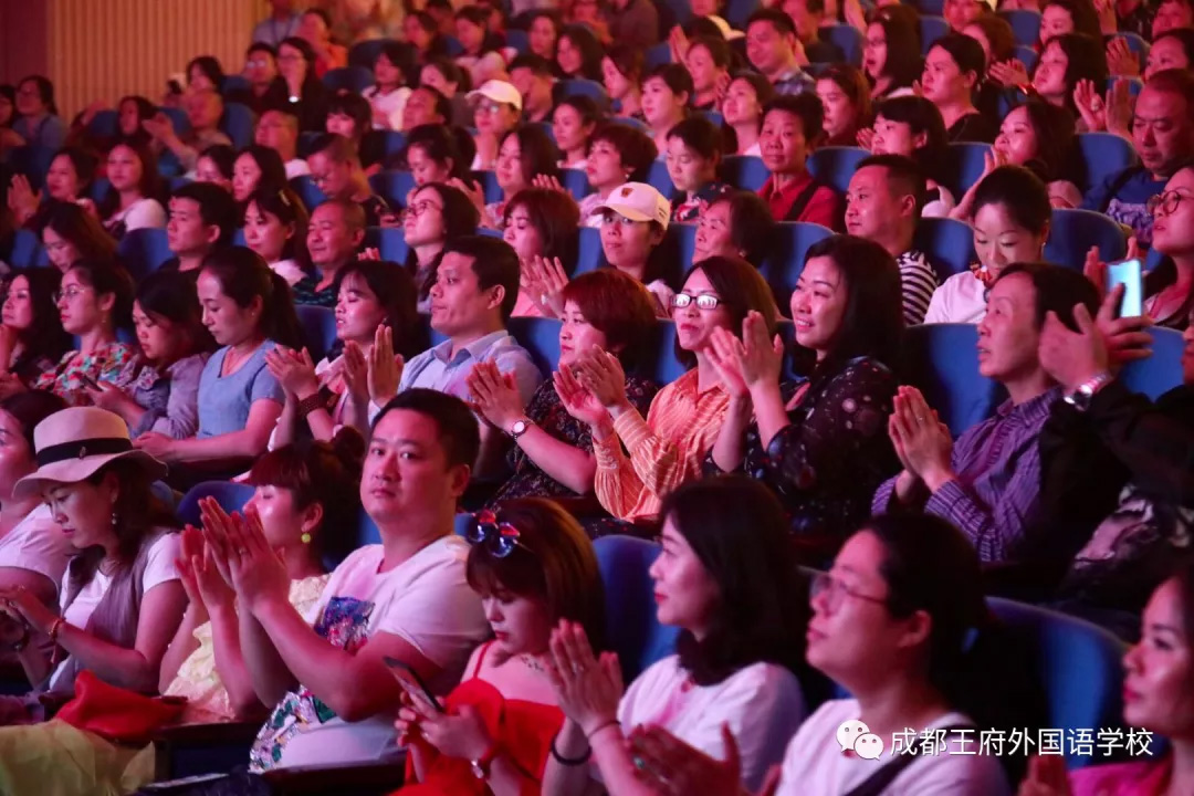 “七彩童年,放飞梦想”—成都王府外国语学校庆“六一”文艺汇演 “七彩童年,放飞梦想”—成都王府外国语学校庆“六一”文艺汇演