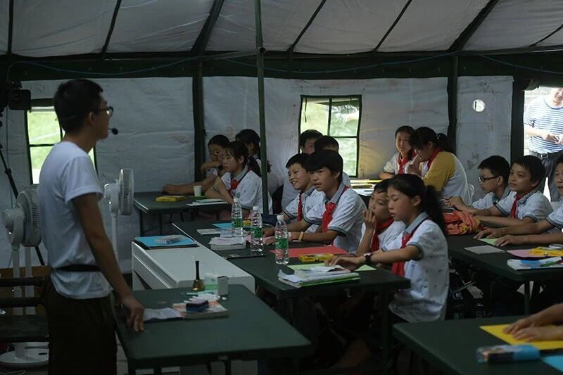双河镇首批帐篷小学开课
