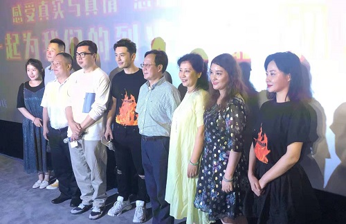 《烈火英雄》全國(guó)路演蓉城站引發(fā)強(qiáng)烈反響 《烈火英雄》全國(guó)路演蓉城站引發(fā)強(qiáng)烈反響
