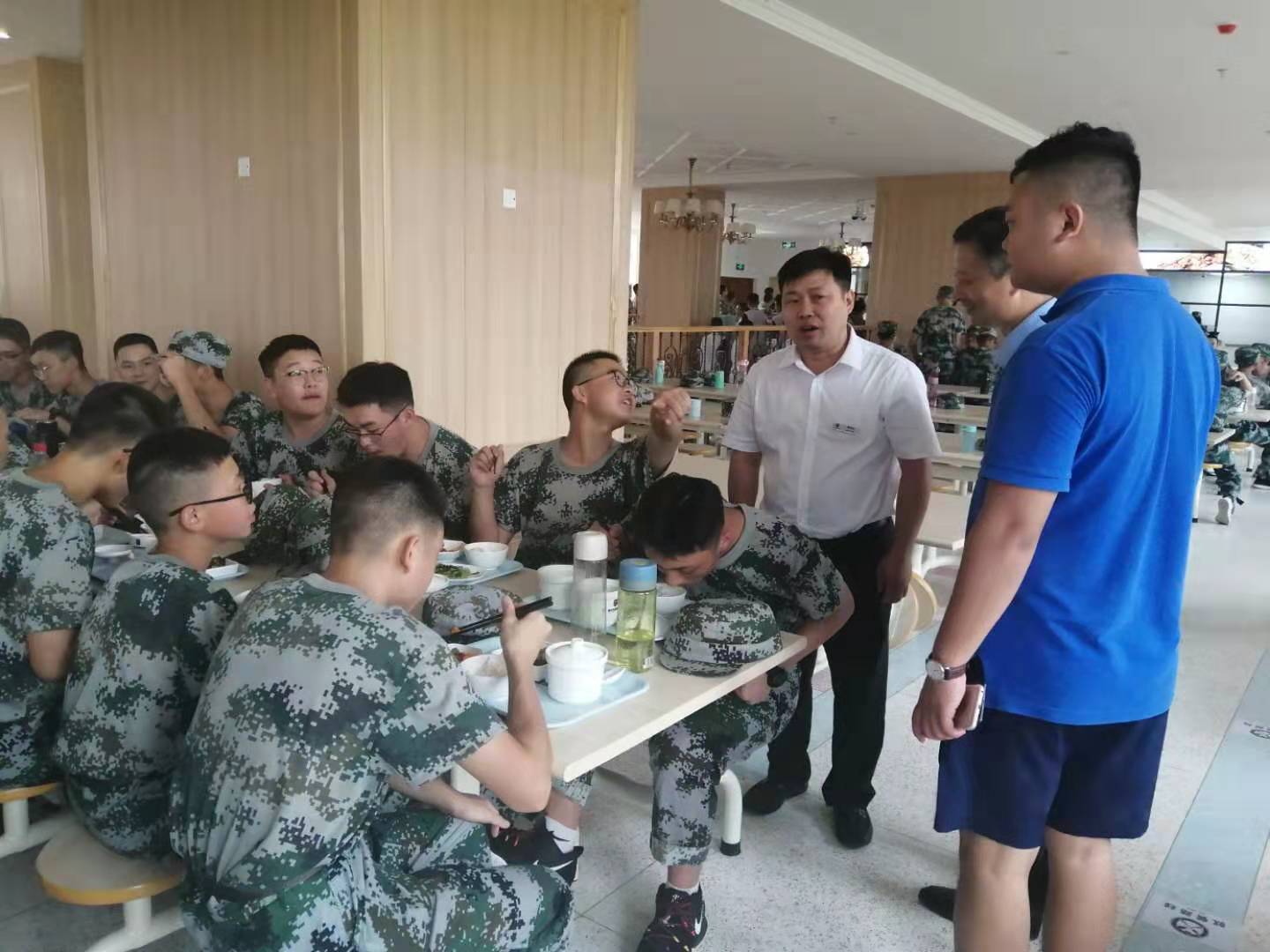 骄阳似火,青春如歌——军训纪实之一 骄阳似火,青春如歌——军训纪实之一
