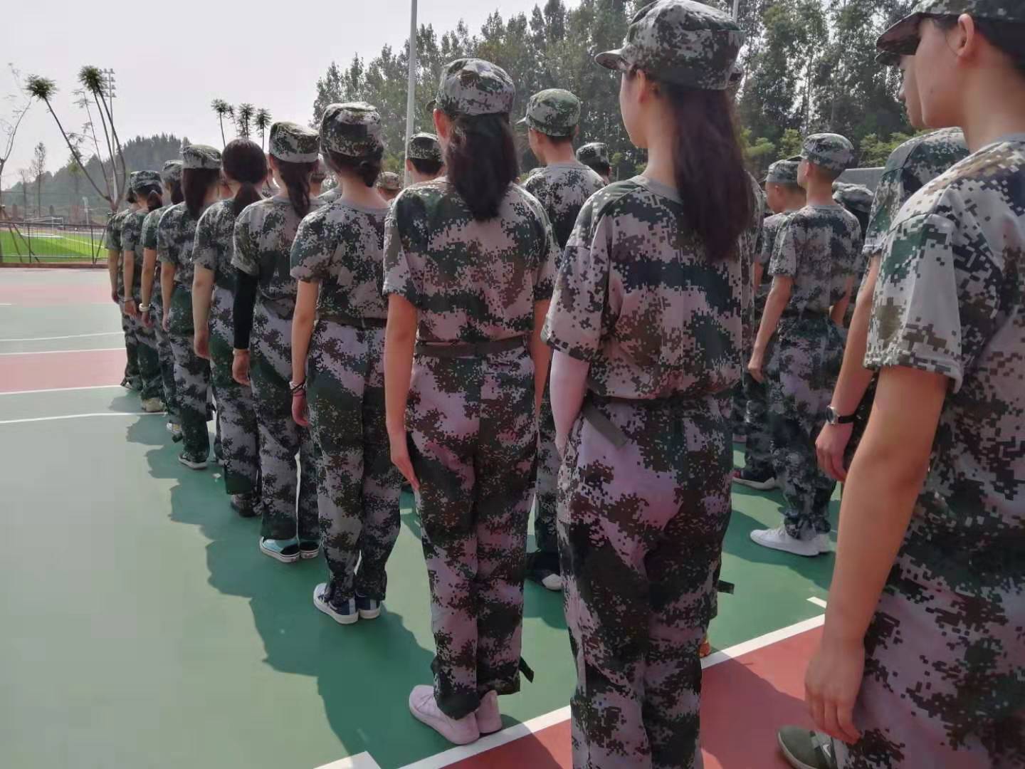 骄阳似火,青春如歌——军训纪实篇第一天 骄阳似火,青春如歌——军训纪实篇第一天