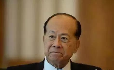 李嘉诚公开回复国人:我们就是生意 相互感恩 互不相欠 不要用那些空洞的道德来衡量我 李嘉诚公开回复国人:我们就是生意 相互感恩 互不相欠 不要用那些空洞的道德来衡量我