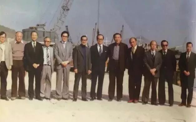 侠客岛:深圳是要取代香港吗? 侠客岛:深圳是要取代香港吗?