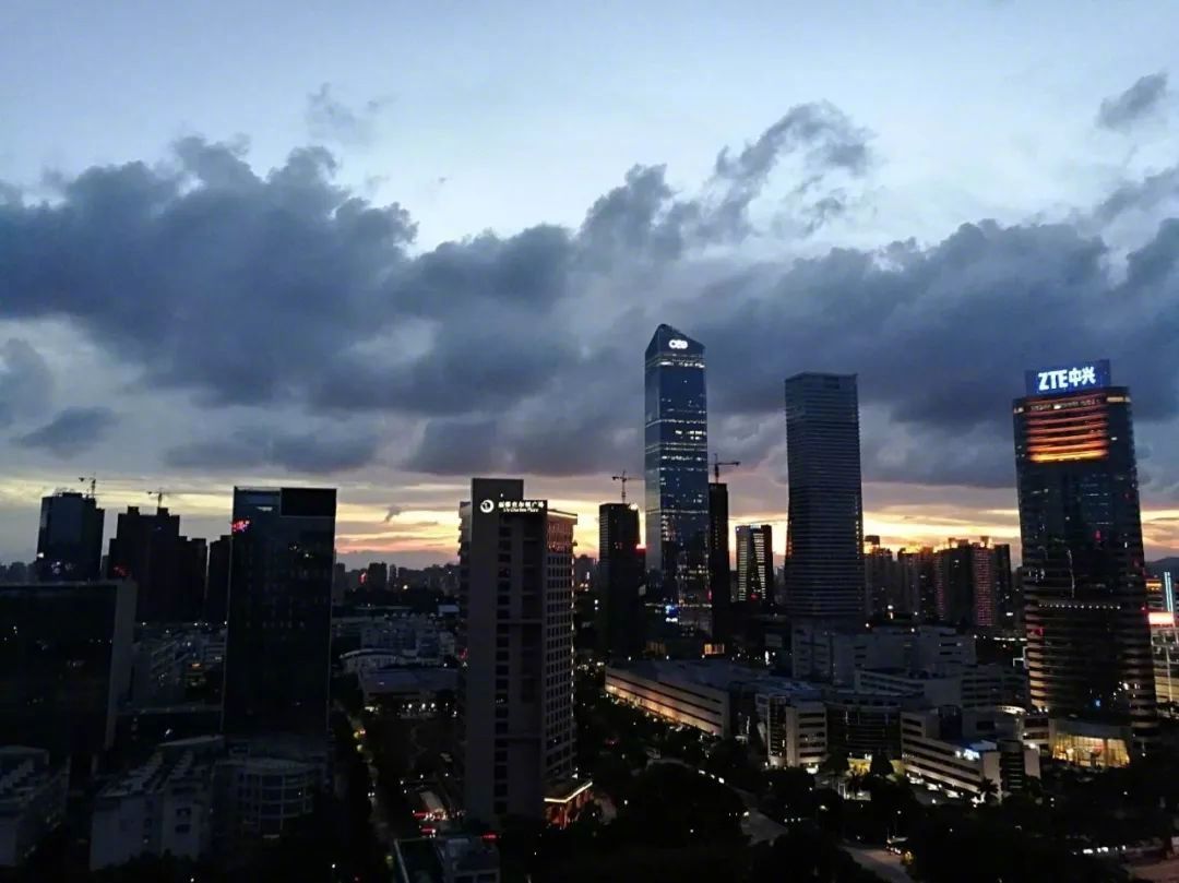 侠客岛:深圳是要取代香港吗? 侠客岛:深圳是要取代香港吗?