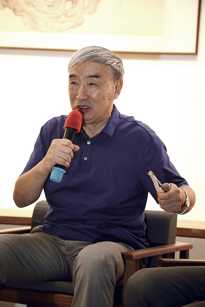 品画 赏石 千秋如对 品画 赏石 千秋如对
