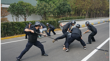 “迎軍運(yùn) 保大慶” 東湖隧道開展反恐防暴應(yīng)急演練 “迎軍運(yùn) 保大慶” 東湖隧道開展反恐防暴應(yīng)急演練