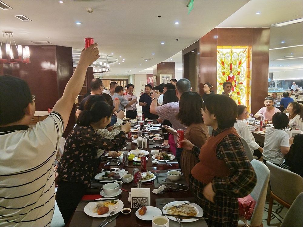 中迅達集團舉行2019年“慶中秋 迎國慶 ”聚餐活動 中迅達集團舉行2019年“慶中秋 迎國慶 ”聚餐活動