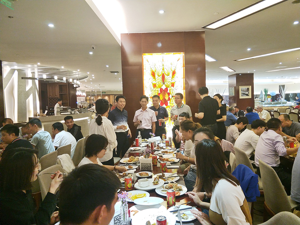 中迅達集團舉行2019年“慶中秋 迎國慶 ”聚餐活動 中迅達集團舉行2019年“慶中秋 迎國慶 ”聚餐活動