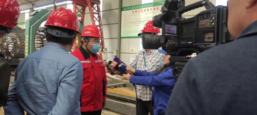 央視7套等多家新聞媒體對S21二期一標(biāo)進行觀摩采訪 央視7套等多家新聞媒體對S21二期一標(biāo)進行觀摩采訪