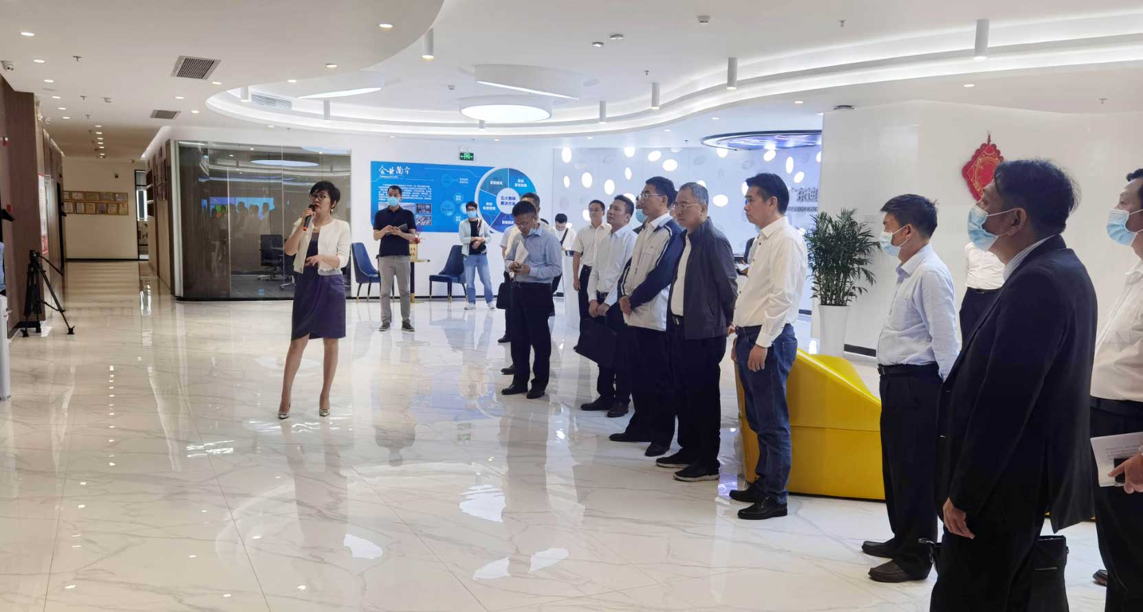 广东省人大调研组一行莅临广东迪奥，开展数字经济立法调研活动