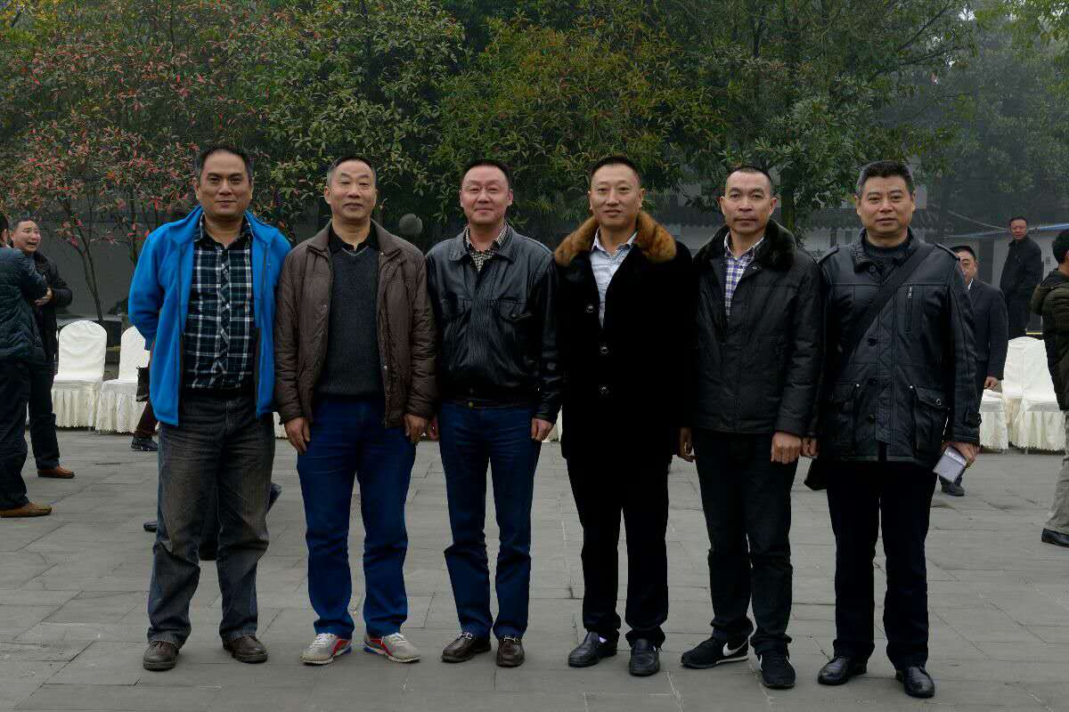 閱兵揚(yáng)我警威 相聚不忘初心 閱兵揚(yáng)我警威 相聚不忘初心