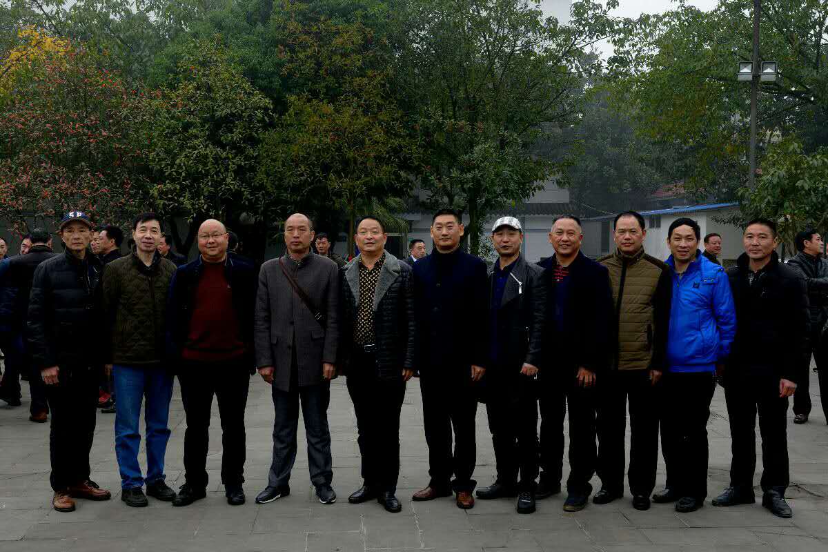 閱兵揚(yáng)我警威  相聚不忘初心