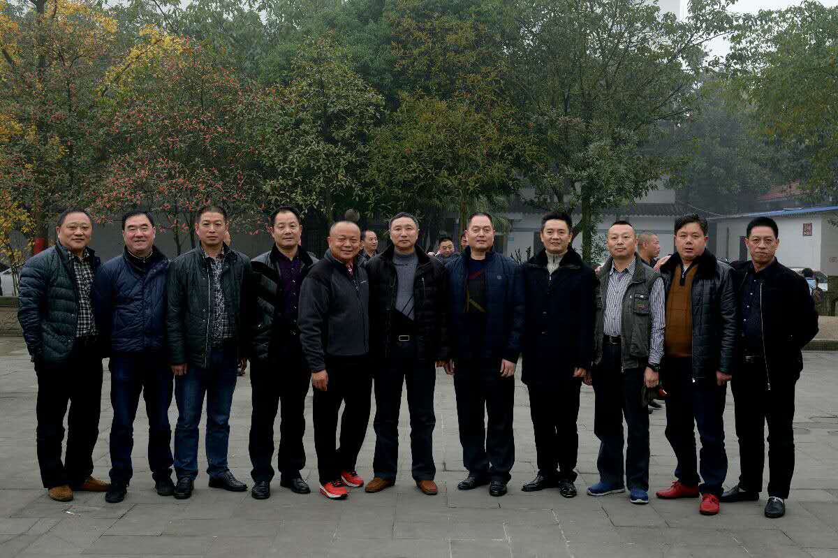 閱兵揚(yáng)我警威  相聚不忘初心