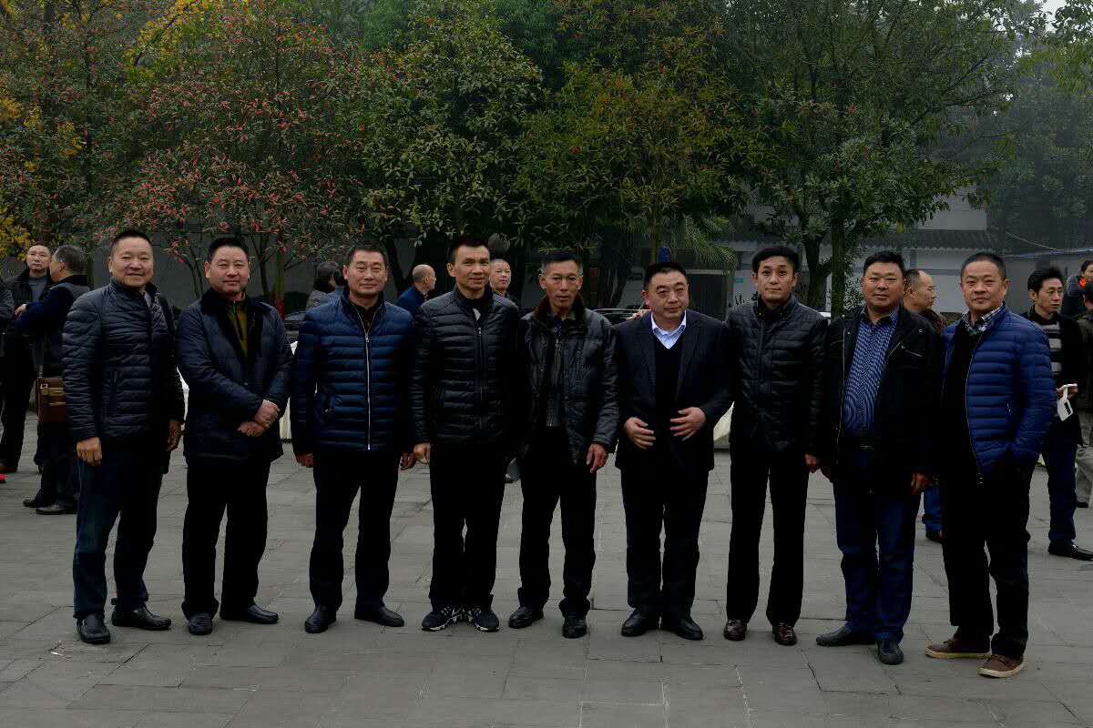 閱兵揚(yáng)我警威  相聚不忘初心