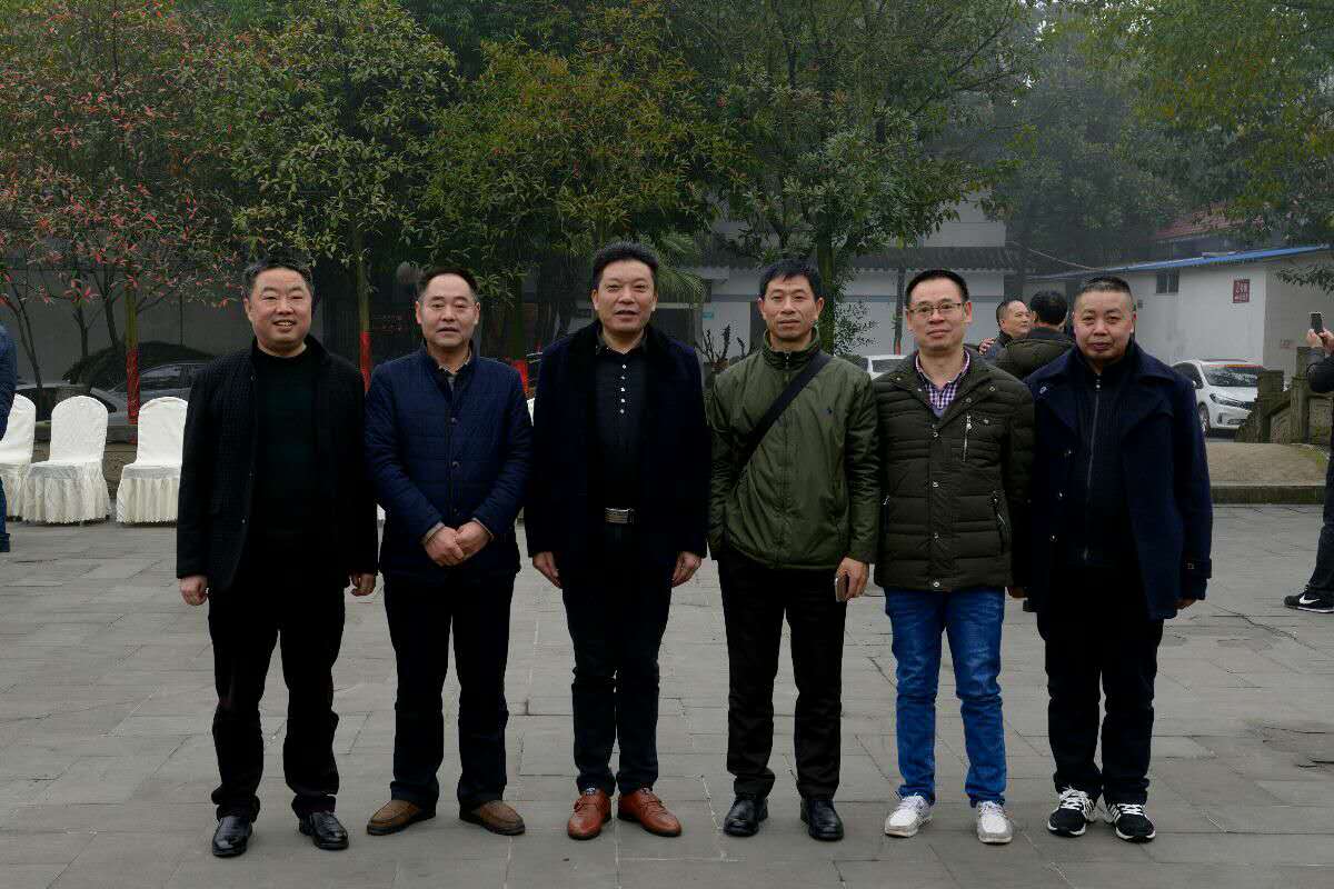 閱兵揚(yáng)我警威  相聚不忘初心