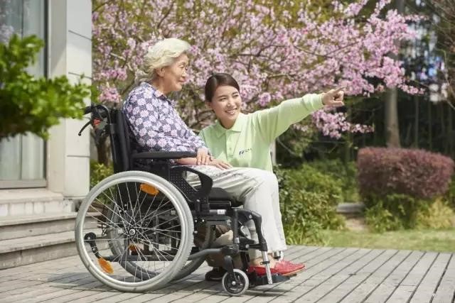 在老人看护服务上,我们与日本有多大的差距 在老人看护服务上,我们与日本有多大的差距