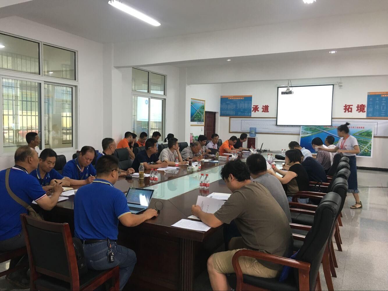 省廳質(zhì)監(jiān)局深入公路工程事業(yè)部三大項(xiàng)目檢查指導(dǎo)工作 省廳質(zhì)監(jiān)局深入公路工程事業(yè)部三大項(xiàng)目檢查指導(dǎo)工作