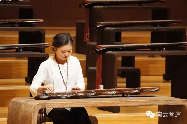 【6月课讯】跟着南云老师学习《卧龙吟》 【6月课讯】跟着南云老师学习《卧龙吟》