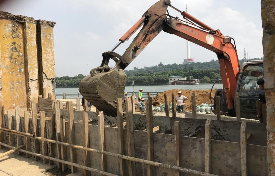 客運(yùn)港江灘項(xiàng)目高度戒備、積極做好防汛工作 客運(yùn)港江灘項(xiàng)目高度戒備、積極做好防汛工作
