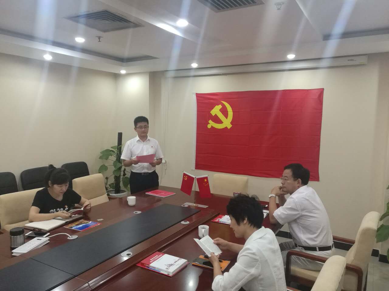 协会支部委员会召开2017年下半年党建工作座谈会 协会支部委员会召开2017年下半年党建工作座谈会