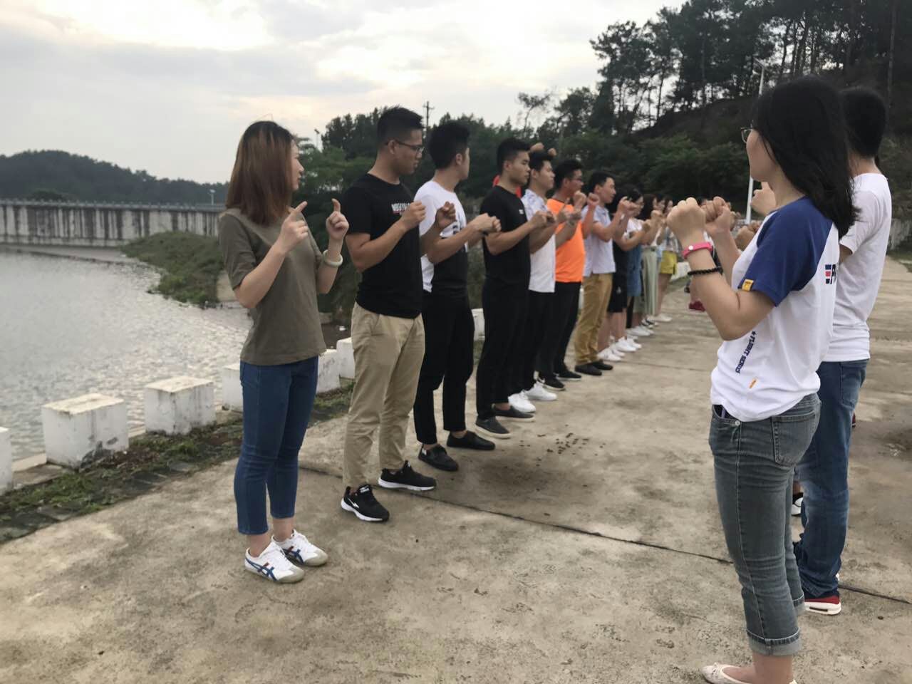 公司5名團(tuán)干參加集團(tuán)“高舉團(tuán)旗跟黨走,一學(xué)一做致青春”培訓(xùn)班 公司5名團(tuán)干參加集團(tuán)“高舉團(tuán)旗跟黨走,一學(xué)一做致青春”培訓(xùn)班