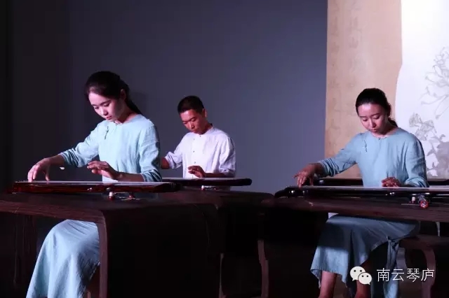 “秋意浓”2015南云琴庐师生中秋第二届雅集圆满落幕! “秋意浓”2015南云琴庐师生中秋第二届雅集圆满落幕!