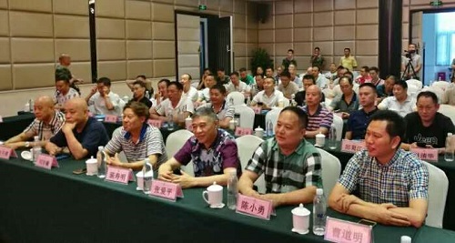 拜水都江堰 問(wèn)道青城山 拜水都江堰 問(wèn)道青城山