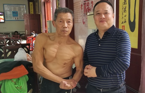騎“洋洋馬” 游“大成都” 騎“洋洋馬” 游“大成都”
