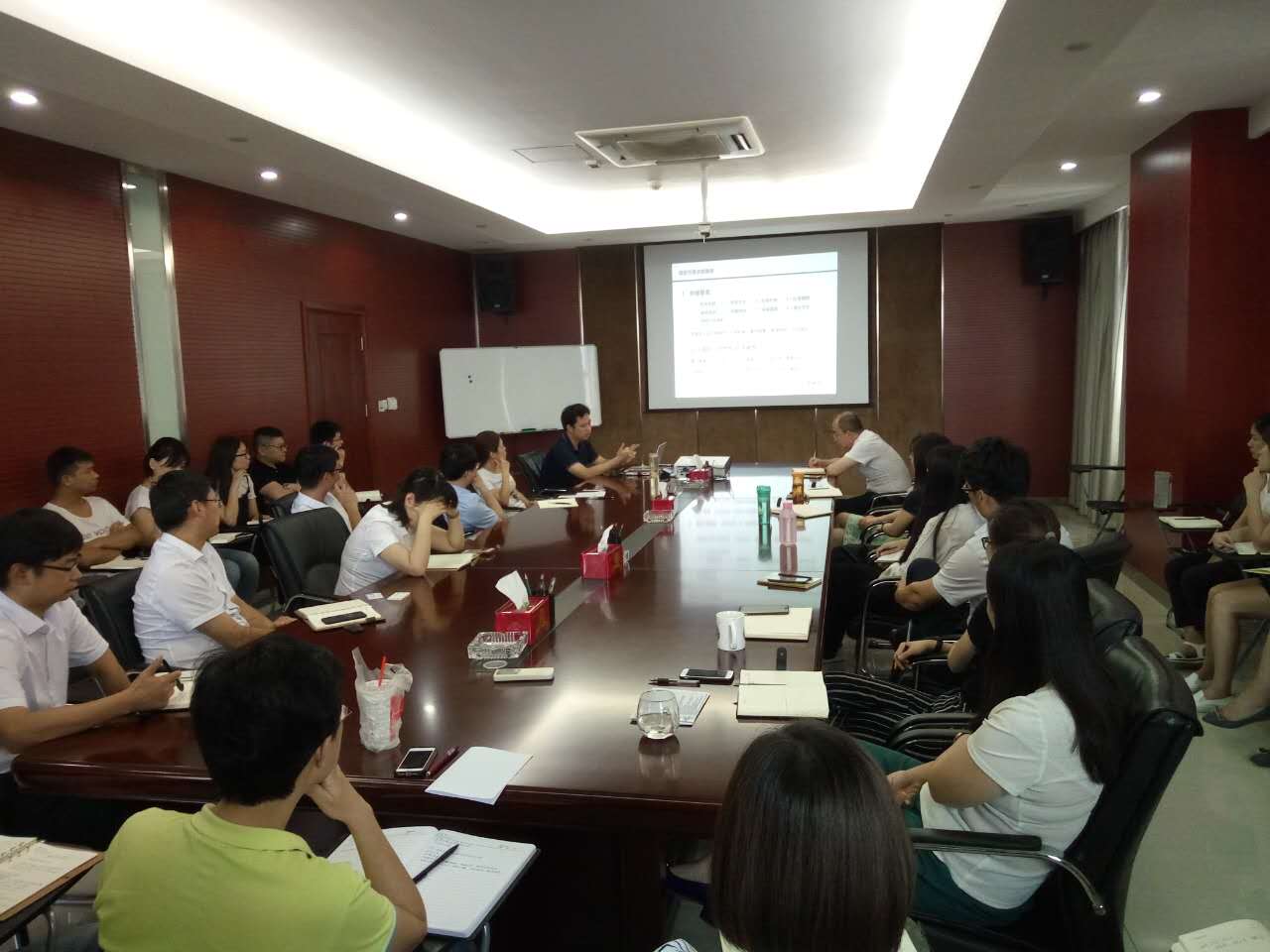 中原聯(lián)創(chuàng)舉辦投資業(yè)務(wù)專題培訓(xùn) 中原聯(lián)創(chuàng)舉辦投資業(yè)務(wù)專題培訓(xùn)