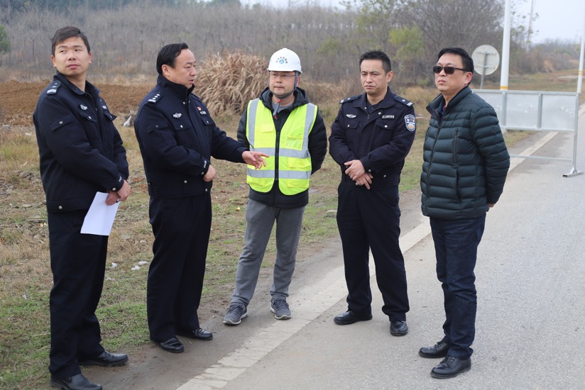 武漢市交管局和東新大隊領導蒞臨 武陽高速公路項目檢查指導工作 武漢市交管局和東新大隊領導蒞臨 武陽高速公路項目檢查指導工作