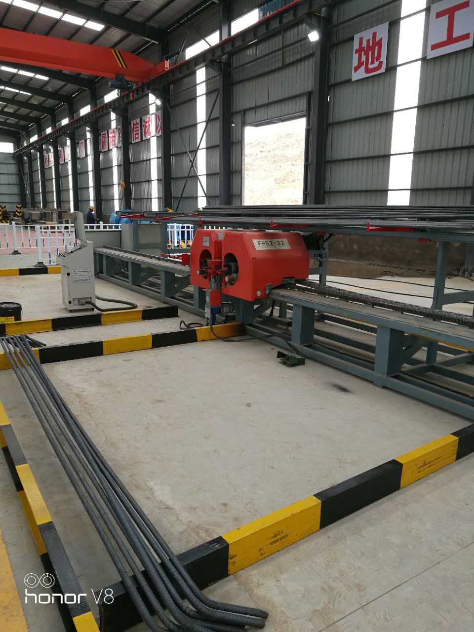 景中高速公路JZ4合同段項目經(jīng)理部鋼筋加工現(xiàn)場