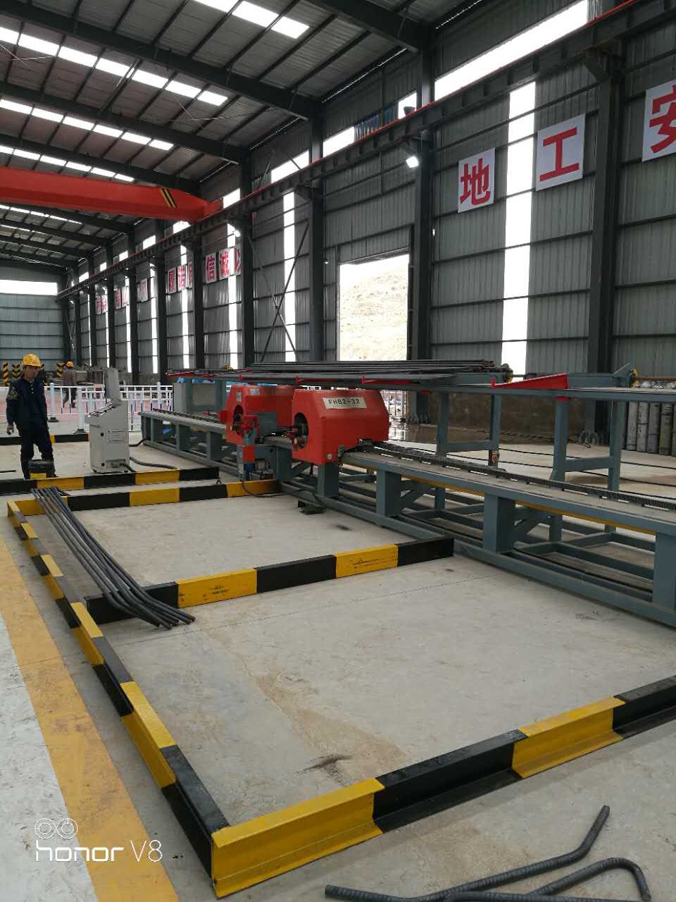 景中高速公路JZ4合同段項目經(jīng)理部鋼筋加工現(xiàn)場