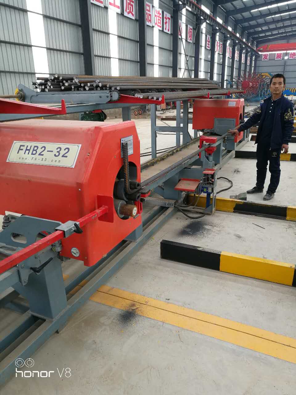 景中高速公路JZ4合同段項目經(jīng)理部鋼筋加工現(xiàn)場
