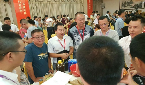 福建省四川巴中商會舉行第一屆第六次會員大會暨中秋聯(lián)誼會 福建省四川巴中商會舉行第一屆第六次會員大會暨中秋聯(lián)誼會