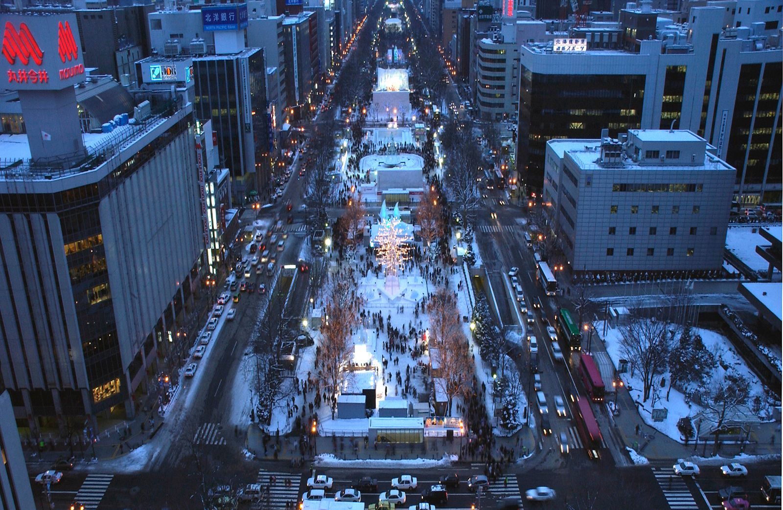 百座冰雕、梦幻点灯、更有北海道人气美食街 一起来札幌冰雪祭吧! 百座冰雕、梦幻点灯、更有北海道人气美食街 一起来札幌冰雪祭吧!