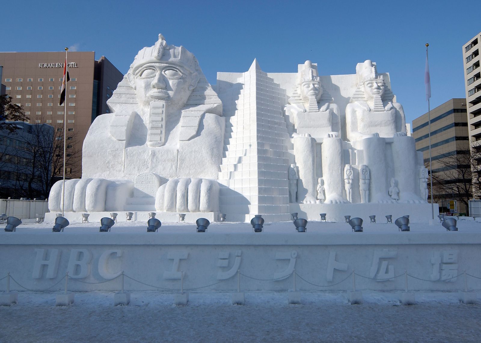 百座冰雕、梦幻点灯、更有北海道人气美食街 一起来札幌冰雪祭吧! 百座冰雕、梦幻点灯、更有北海道人气美食街 一起来札幌冰雪祭吧!