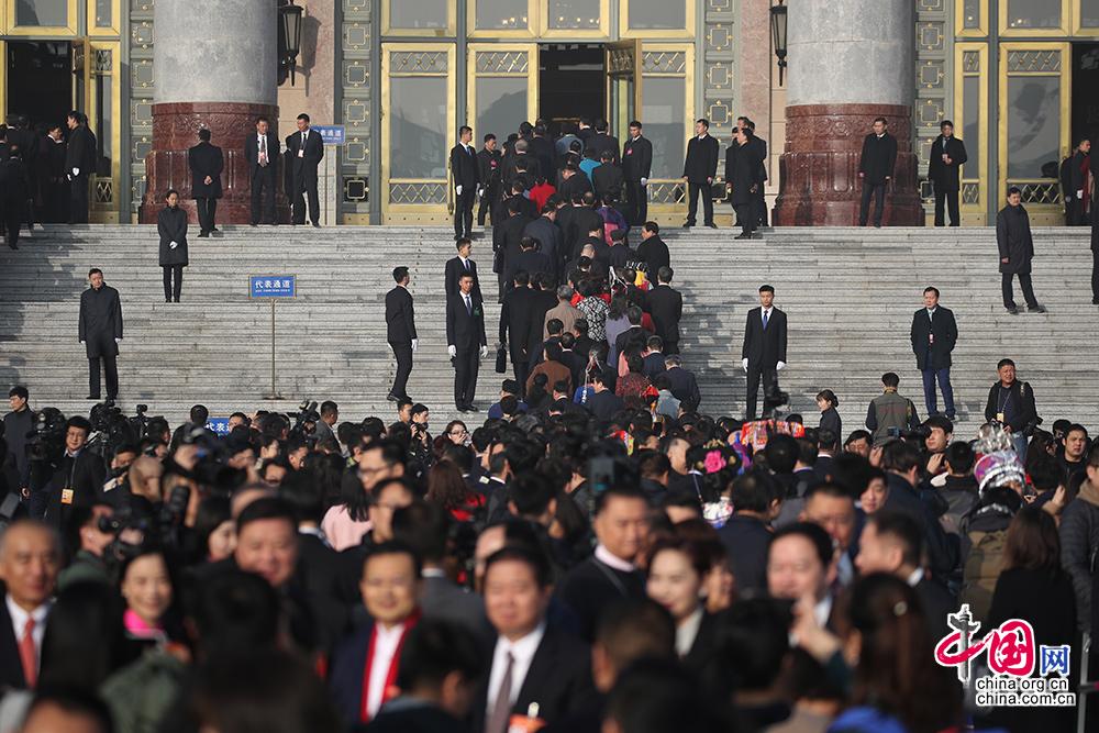 第十三届全国人民代表大会第二次会议在北京人民大会堂开幕 第十三届全国人民代表大会第二次会议在北京人民大会堂开幕