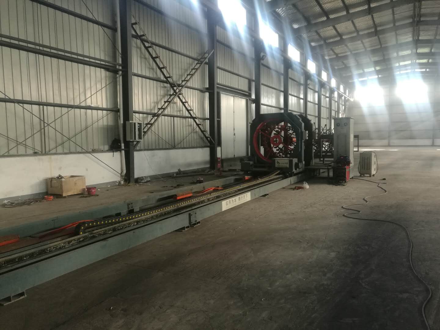 數(shù)控鋼筋籠滾焊機從新疆搬遷至江蘇淮安