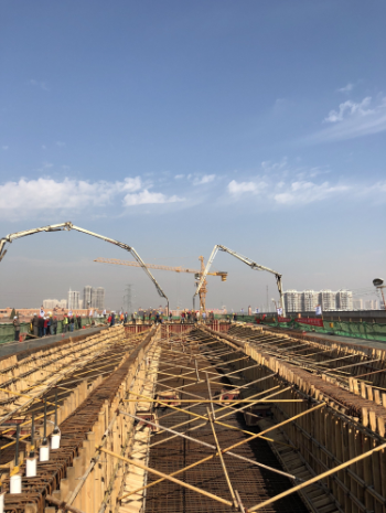 黃陂區(qū)新十公路延長線新河特大橋工程首聯(lián)現(xiàn)澆箱梁順利澆筑 黃陂區(qū)新十公路延長線新河特大橋工程首聯(lián)現(xiàn)澆箱梁順利澆筑