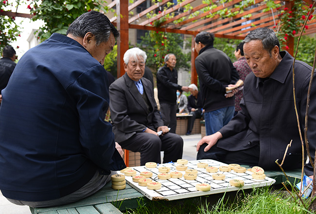 为业主服务,我们是认真哒~——聆水居小区为业主举办象棋比赛&义诊活动 为业主服务,我们是认真哒~——聆水居小区为业主举办象棋比赛&义诊活动