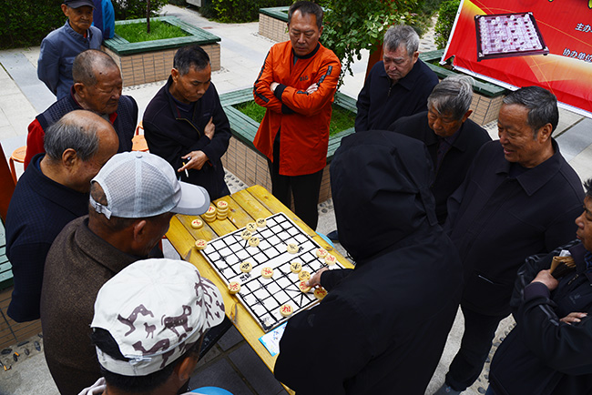 为业主服务,我们是认真哒~——聆水居小区为业主举办象棋比赛&义诊活动 为业主服务,我们是认真哒~——聆水居小区为业主举办象棋比赛&义诊活动