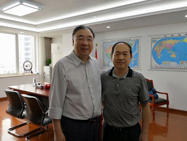 马晓伟主任与窦熙照会长合影