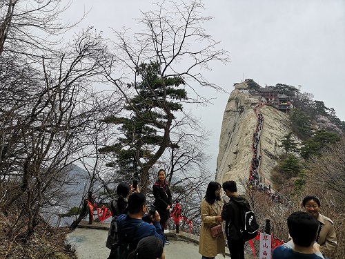 奇險(xiǎn)天下第一山——華山 奇險(xiǎn)天下第一山——華山