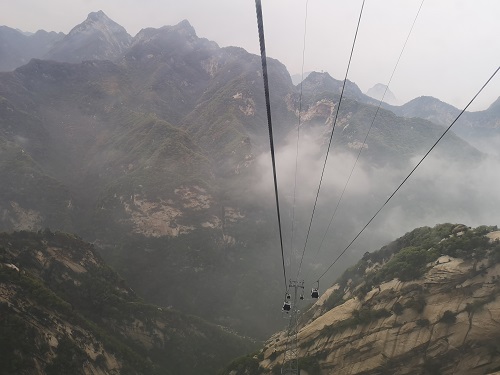 奇險(xiǎn)天下第一山——華山 奇險(xiǎn)天下第一山——華山