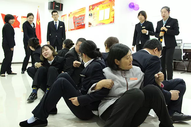 相聚锦江,共庆生日—祝总部职能部门二季度寿星生日快乐! 相聚锦江,共庆生日—祝总部职能部门二季度寿星生日快乐!