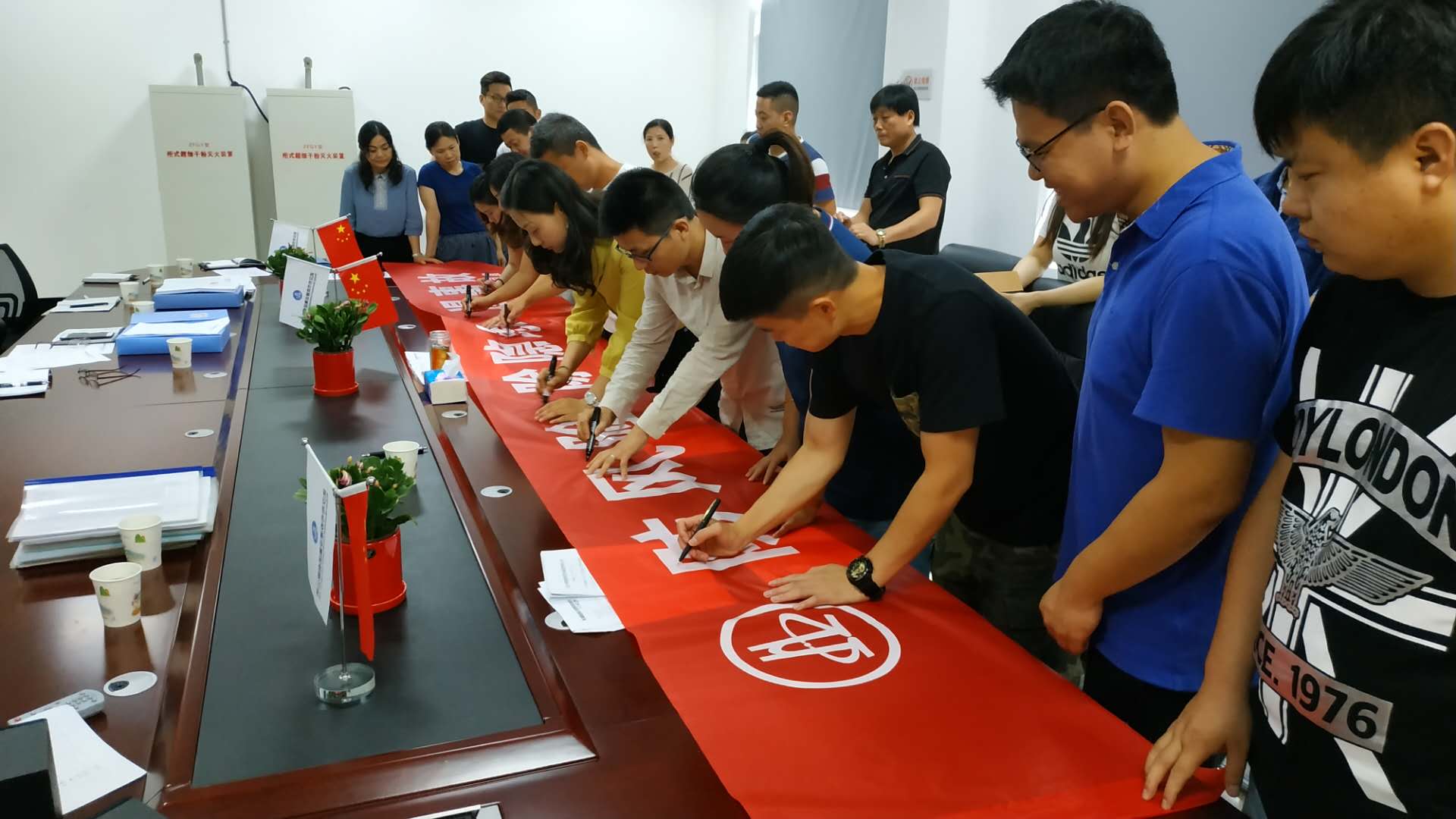 防風(fēng)險(xiǎn) 除隱患 遏事故 運(yùn)營(yíng)公司開(kāi)展安全宣傳教育活動(dòng) 防風(fēng)險(xiǎn) 除隱患 遏事故 運(yùn)營(yíng)公司開(kāi)展安全宣傳教育活動(dòng)