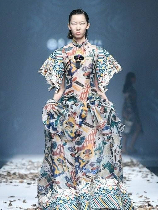 这一次,“辱华”的人换成了清华美院 这一次,“辱华”的人换成了清华美院