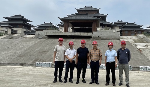 注重形象提升 确保安全质量 注重形象提升 确保安全质量
