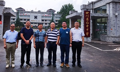 回报桑梓 情系母校 回报桑梓 情系母校